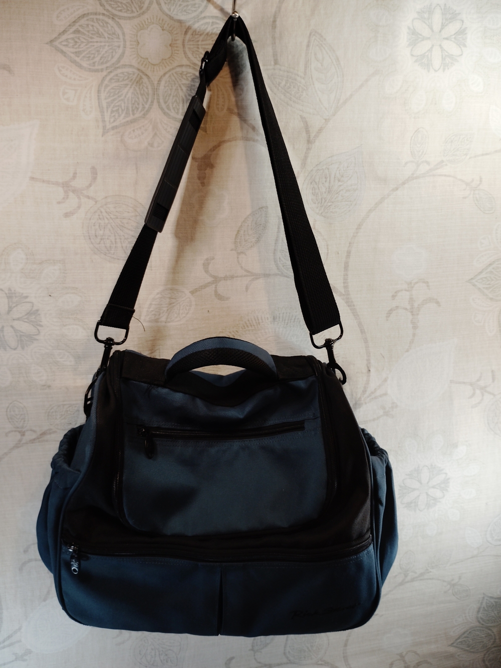 Rick Steves Green and Black Euro Flight Travel /Carry On/Duffle Bag - Picture 5 of 8